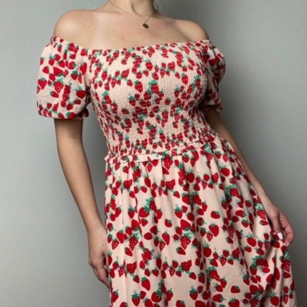 Betsey Johnson Maxi Dress Women’s Size XS Strawberry
